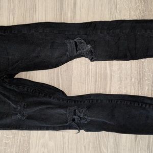 Garage distressed jeans, worn once size 6